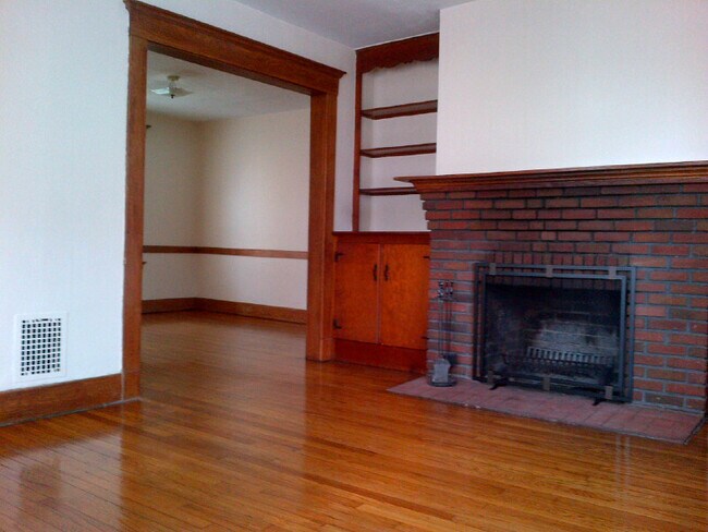 Building Photo - 34 Westwood Rd