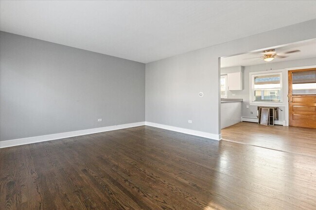 Foto del edificio - 5834 W Montrose Ave