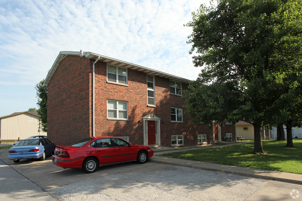 332 Broadway St, Sellersburg, IN 47172 Apartments in Sellersburg, IN