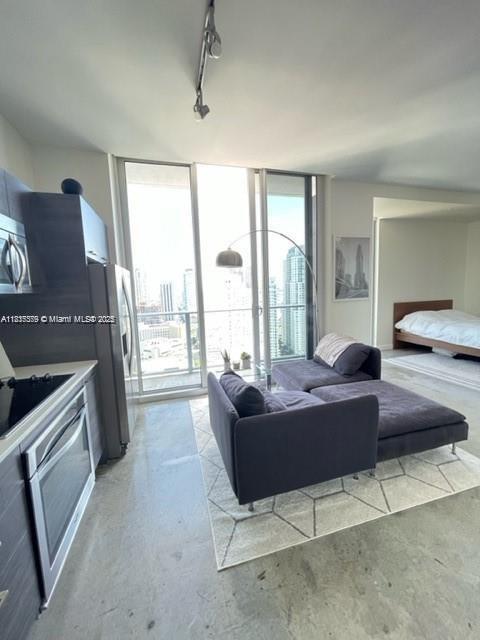Foto del edificio - 151 SE 1st St