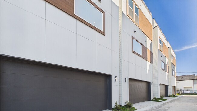 Foto del edificio - 2415 Harrington St