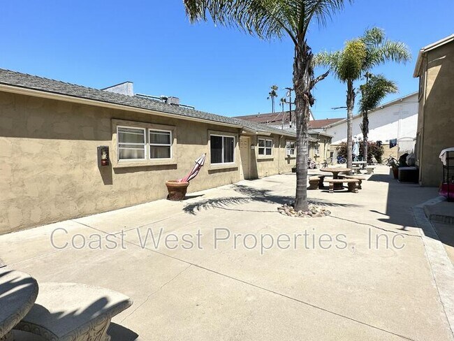 Foto del edificio - 1572 Reed Ave