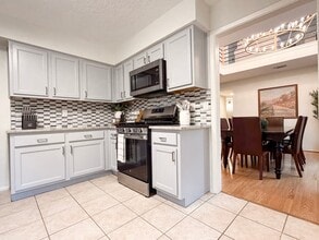 Building Photo - 29 Pinewood Forest Ct