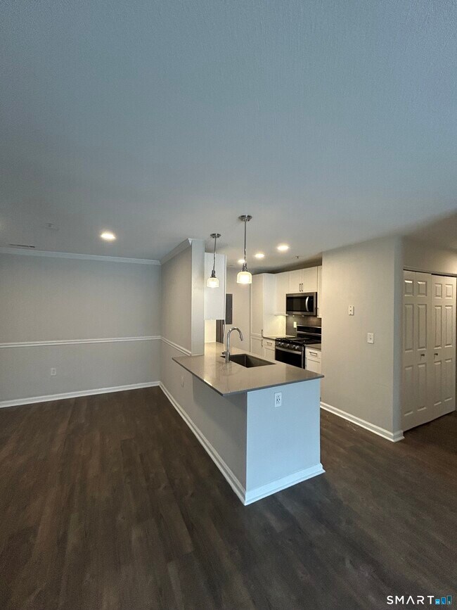 Foto del edificio - 138 Hollow Tree Ridge Rd