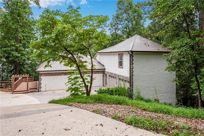 Foto del edificio - 3346 Cove Overlook Rd