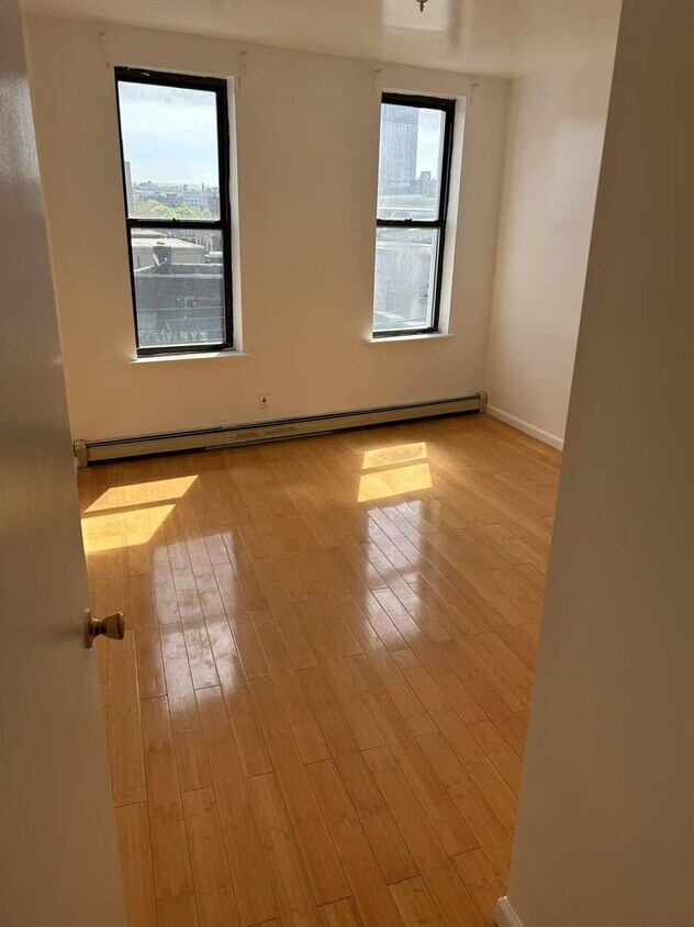 Foto del edificio - 43-45 Vernon Blvd