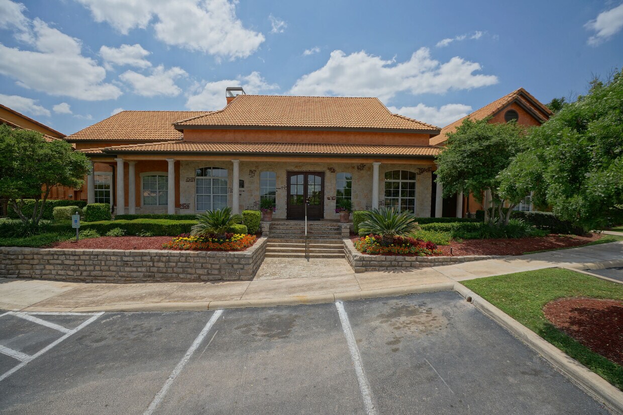 Toscana at Sonterra Apartments San Antonio, TX