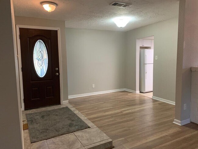 Foto del edificio - 16906 Oxnard Ln