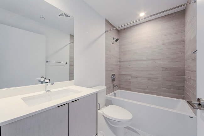 Building Photo - 19 Churchill Ave