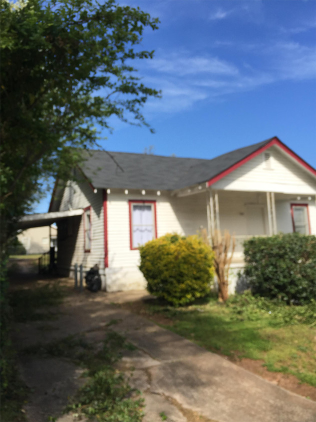 Building Photo - 407 Lakeview St