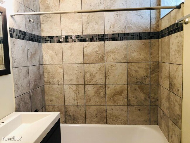 Foto del edificio - 1 br, 1 bath Apartment - 9001 S Loomis St