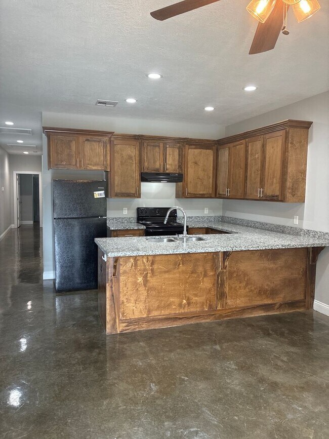 Foto del edificio - Duplex for lease