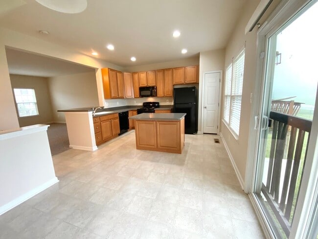 Building Photo - JUST REDUCED!!!!  3 Bedroom Townhome in Waynesboro!