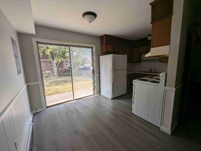 Building Photo - 102 Barcelona Ct