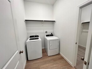 Building Photo - 27023 Golden Isle Ln