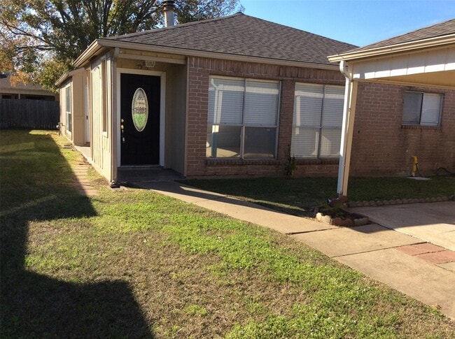 Building Photo - 7506 Marisol Dr