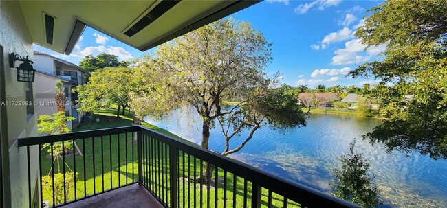 Foto del edificio - 704 Belmont Ln