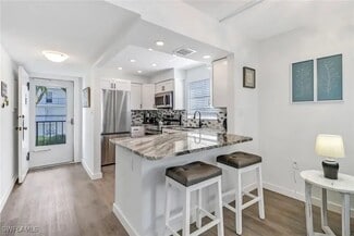 Building Photo - 5 High Point Cir W