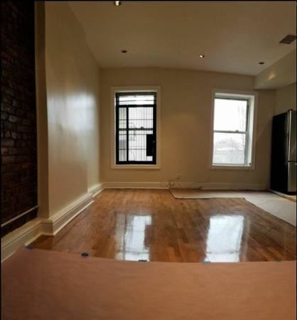 Foto del edificio - 348 Franklin Ave