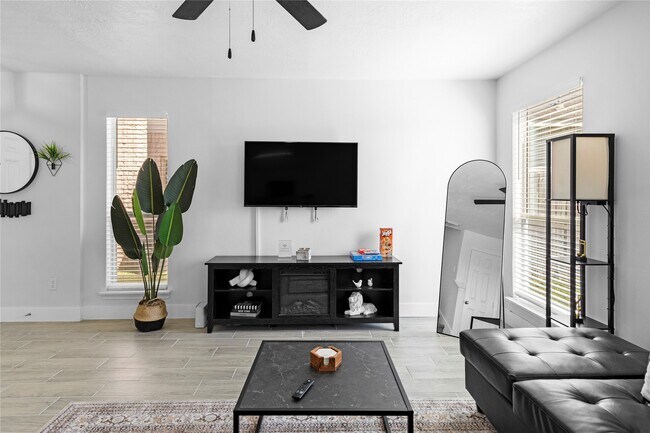 Foto del edificio - 2515 Bammelwood Dr