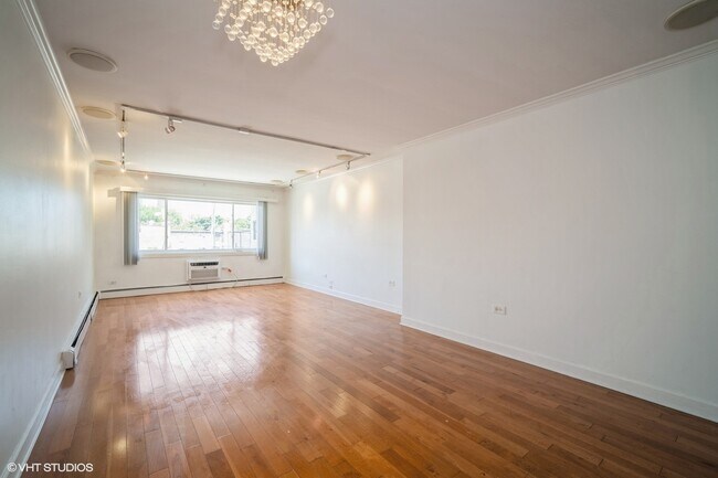Foto del edificio - 1508 W Pratt Blvd