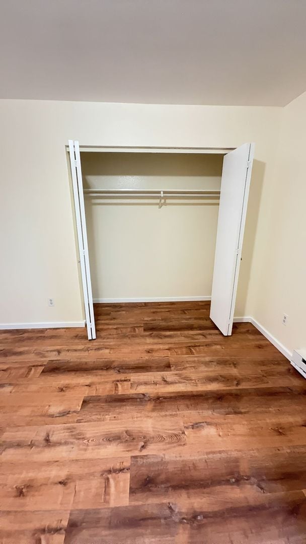 Building Photo - 402 Arland Ave W