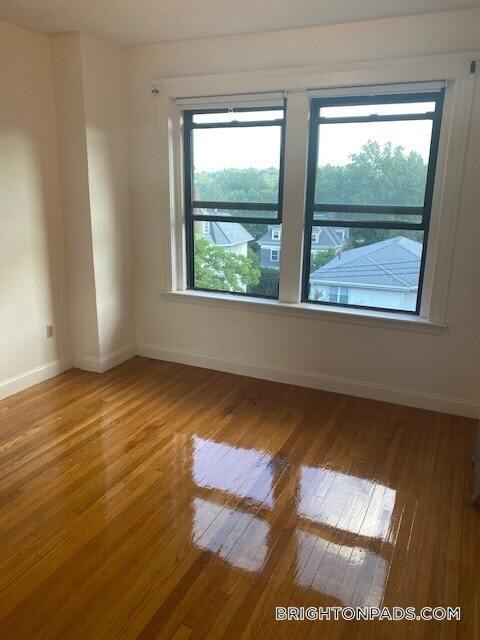 Foto del edificio - 17 Cummings Rd