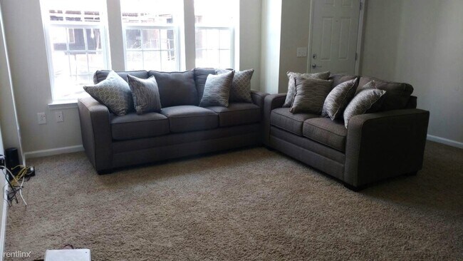 Foto del edificio - 2 br, 2 bath Townhome - 14 Iris Lane