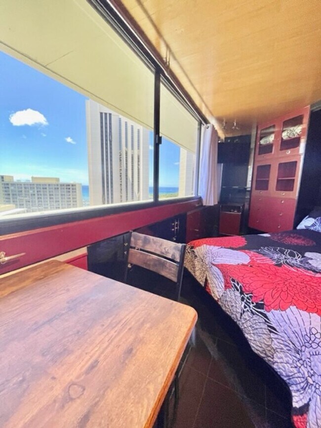 Foto del edificio - Fully furnished and move-in ready!