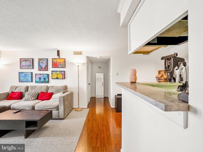 Foto del edificio - 1525 Lincoln Cir