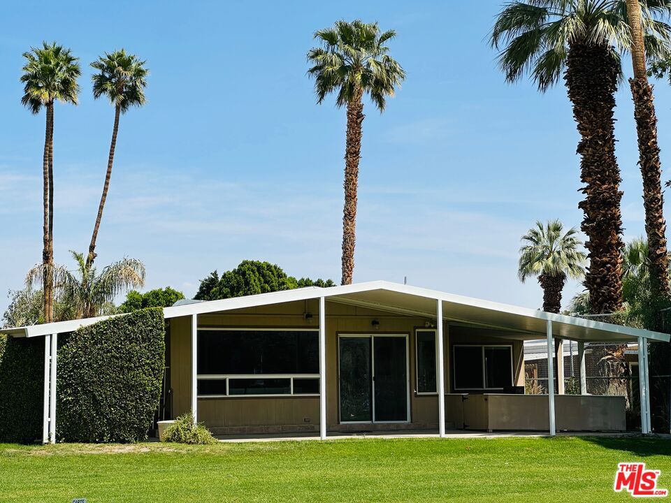 Primary Photo - 425 S Paseo Laredo