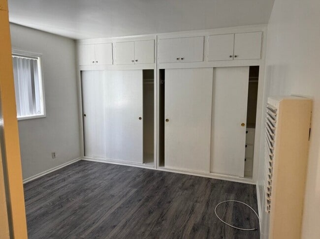 Building Photo - 4182 Somerset Dr