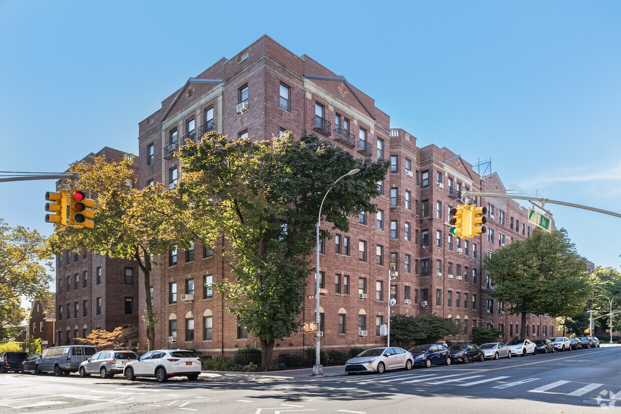 Building Photo - 3506 88th St