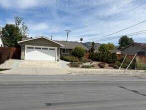 Building Photo - 1828 Parkdale Way