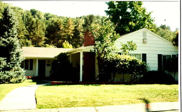 Building Photo - 3669 Mosswood Dr