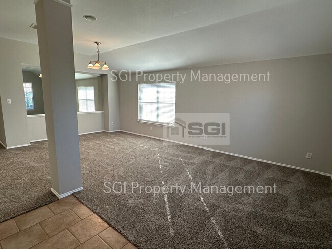Building Photo - 9889 Willowick Ave