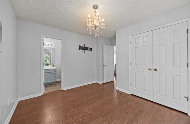 Building Photo - 4505 Woodlawn Dr