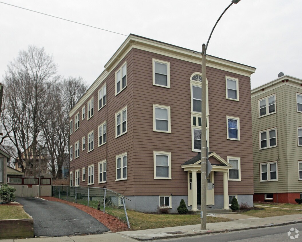 Primary Photo - 7 Parkman St