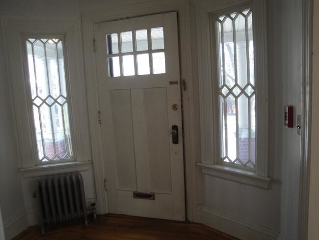 Building Photo - Spacious 2 Bed in Hope Village
