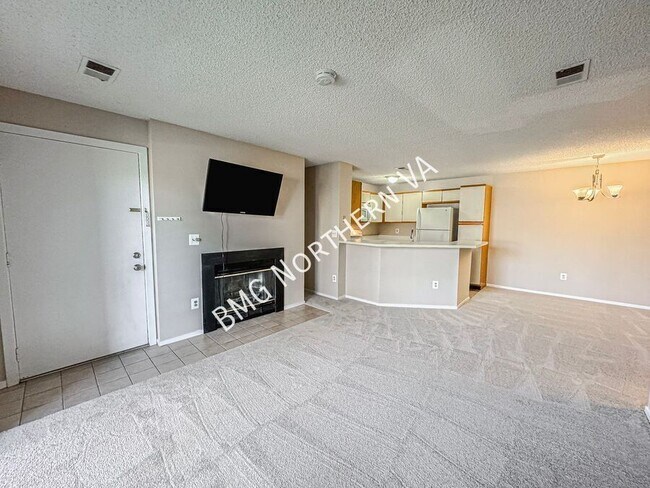 Foto del edificio - 1510 Summerchase Ct