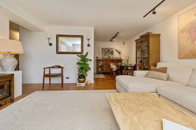 Foto del edificio - 3950 N Lake Shore Dr