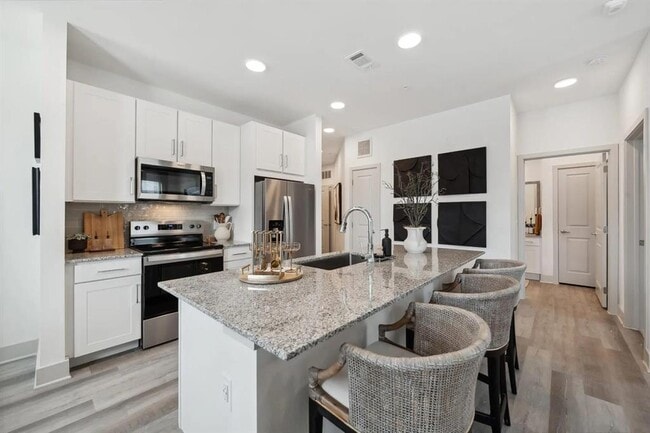 Foto del edificio - 945 Blakey Ln