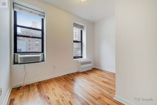Foto del edificio - 334 E 78th St