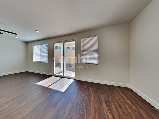Building Photo - 271 Yasmin Daylily Place