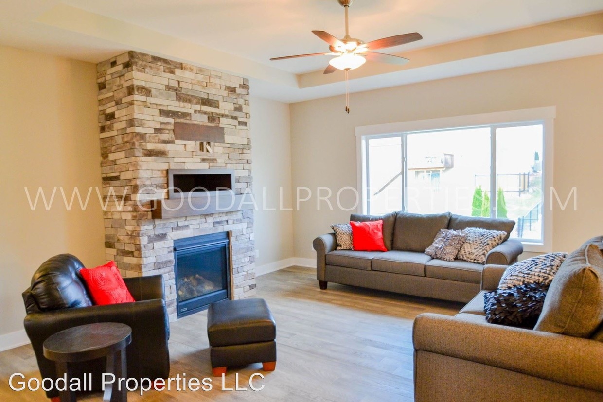Primary Photo - 3 br, 2.5 bath House - 1160 89th St