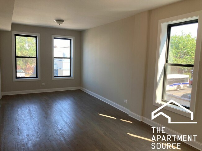 Foto del edificio - 2350 N Kimball Ave