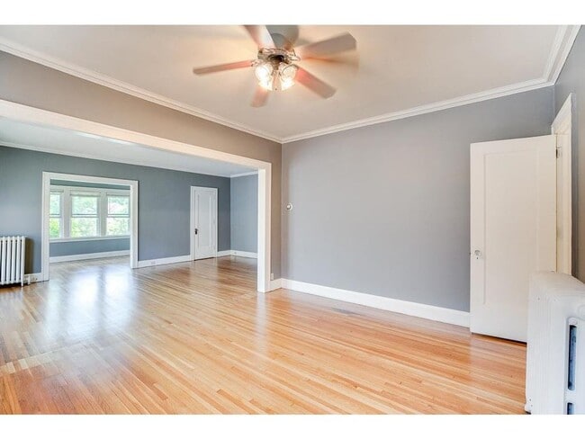 Foto del edificio - 3329 Emerson Ave South