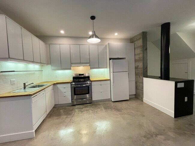 Foto del edificio - 715 Commercial St
