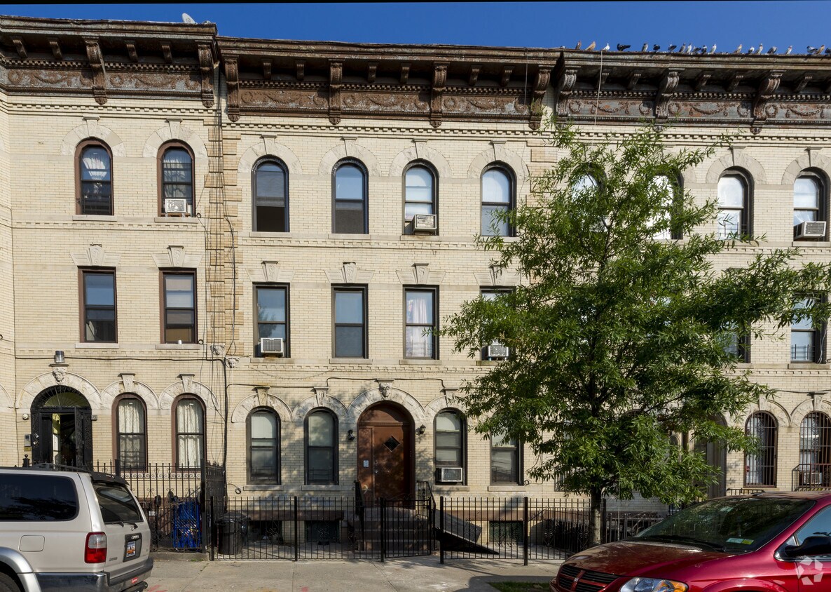 Primary Photo - 290 Suydam Street