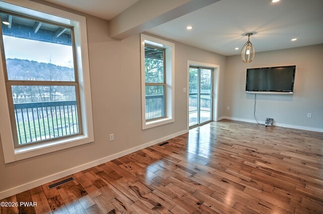 Building Photo - 628 Hudson St